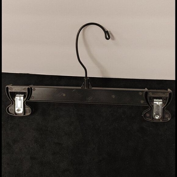 COPY - BLACK PINCH GRIP 10" SKIRT/PANT HANGER - Picture 4 of 5